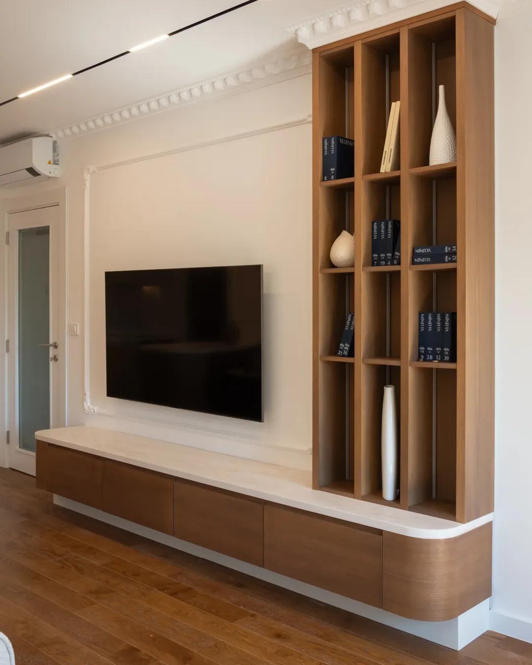 Tower Bookcase with Slats