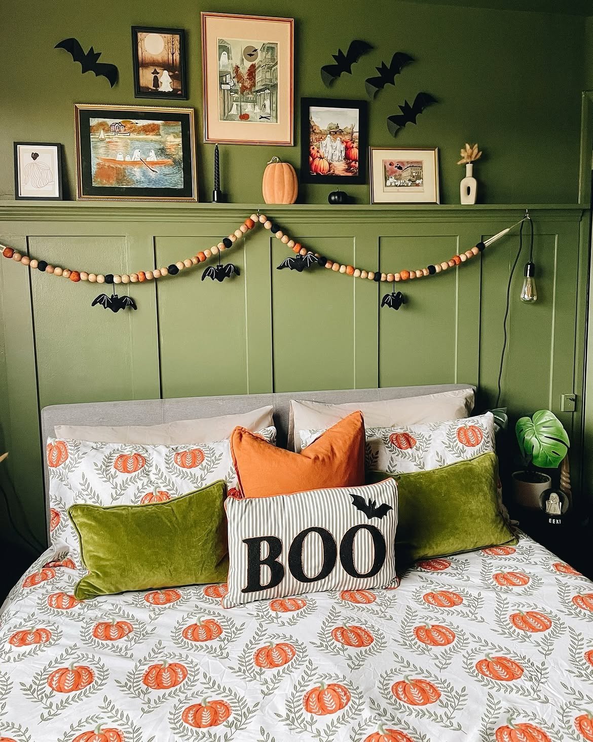 Vintage Ghost Halloween Gallery Wall