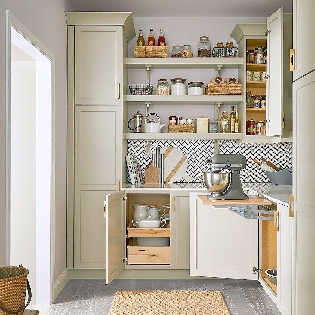 Walk-In Pantry Food Preparation