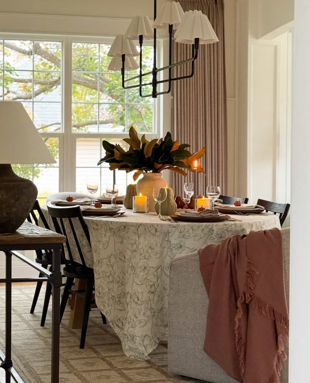 Warm Neutrals for the Dining Table