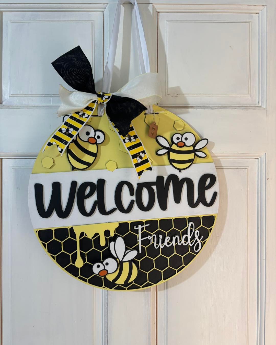 Welcome Sign with Honeybees