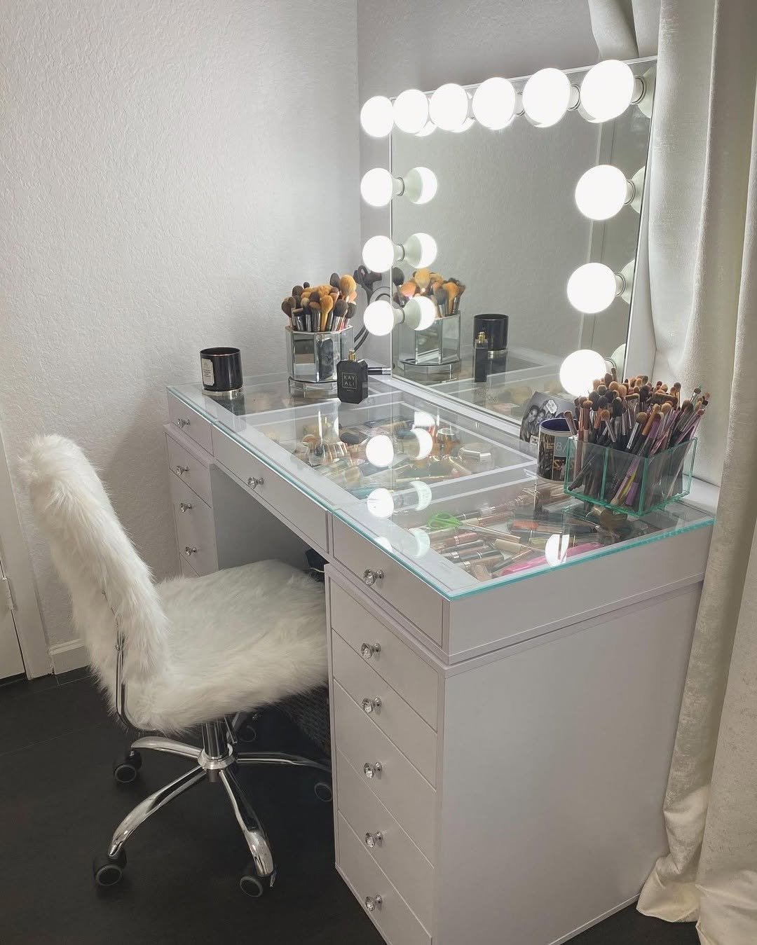 White Lacquer Vanity With Crystal Pulls