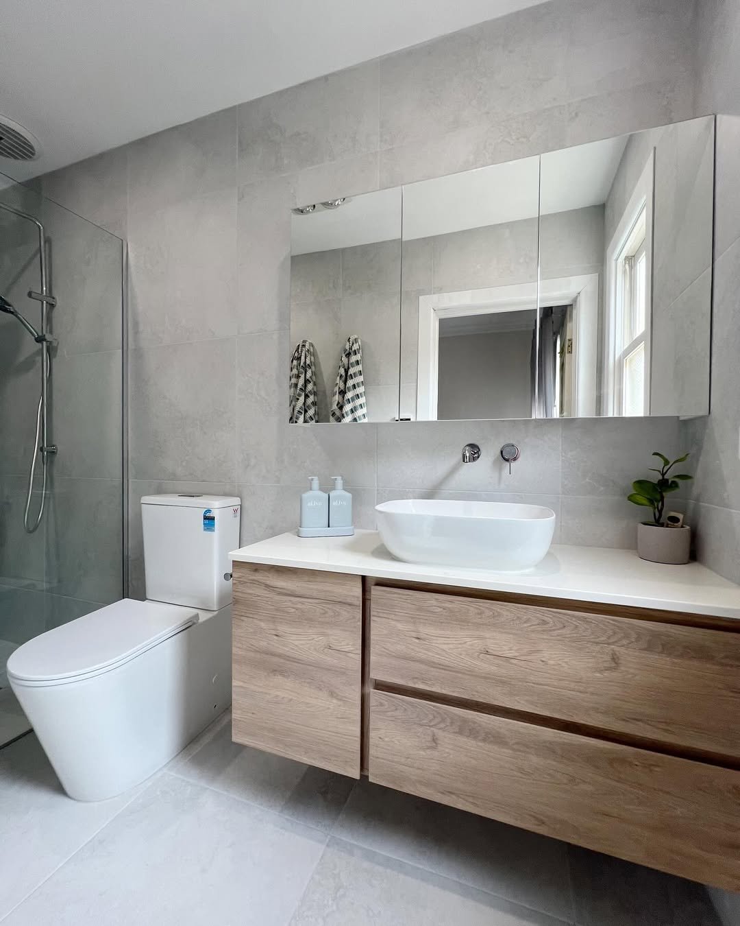 Zero Clutter Clean Lines 2